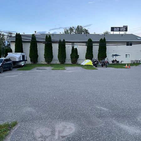 Fraser Bridge Inn كويسنيل المظهر الخارجي الصورة